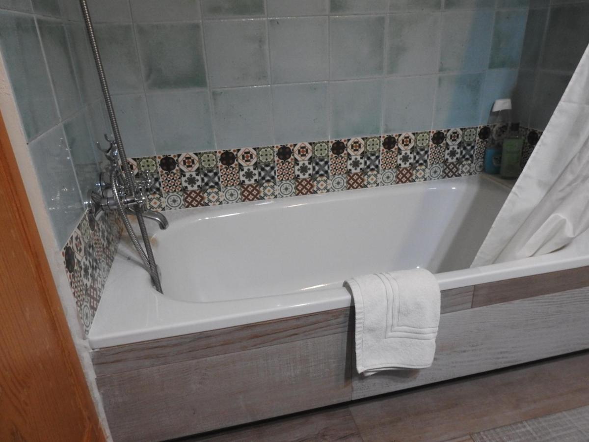 Atic Gaudi-Gracia Apartment Barcelona Bagian luar foto