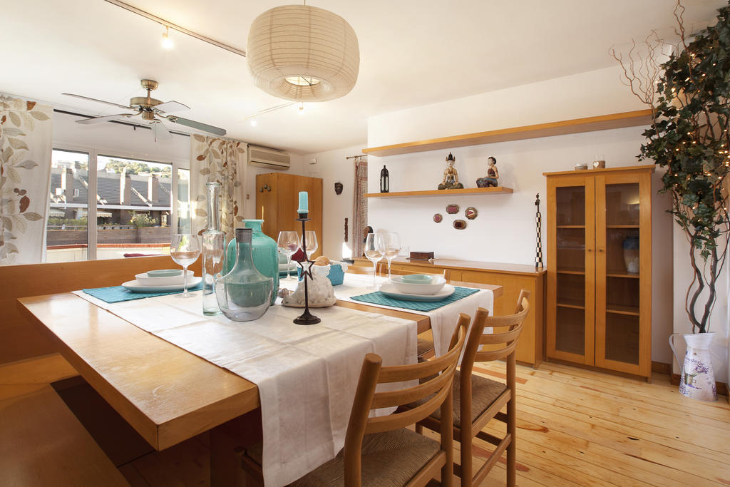 Atic Gaudi-Gracia Apartment Barcelona Bagian luar foto
