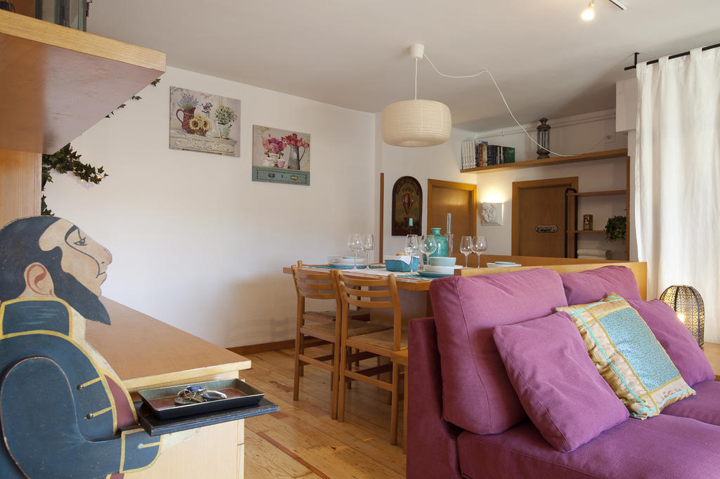 Atic Gaudi-Gracia Apartment Barcelona Bagian luar foto