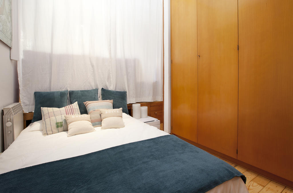 Atic Gaudi-Gracia Apartment Barcelona Bagian luar foto