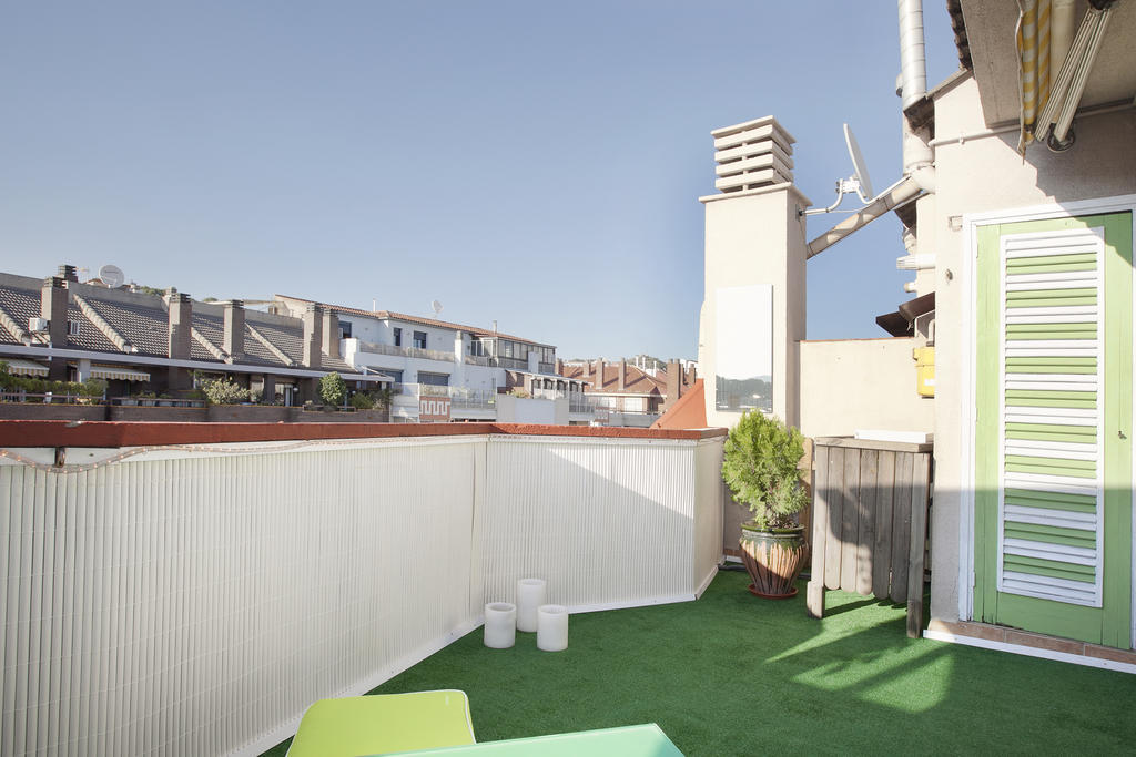 Atic Gaudi-Gracia Apartment Barcelona Bagian luar foto